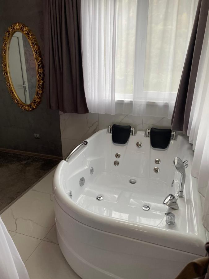 La Protap Calimanesti Hotel Екстериор снимка