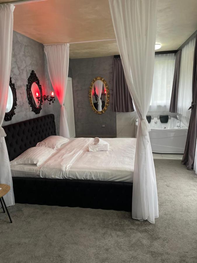 La Protap Calimanesti Hotel Екстериор снимка